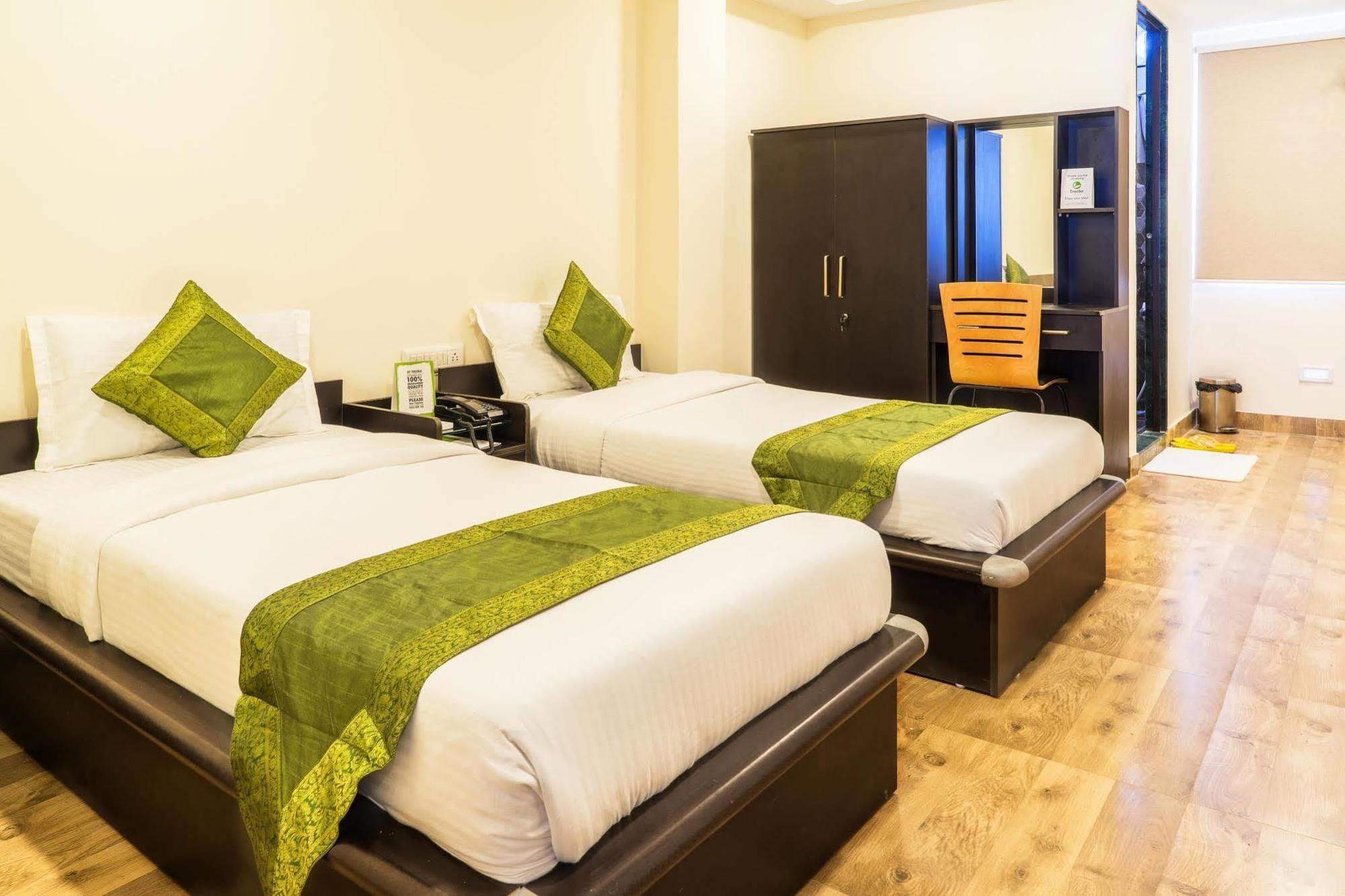 Hotel Rajdeep Inn Ахмедабад Екстер'єр фото